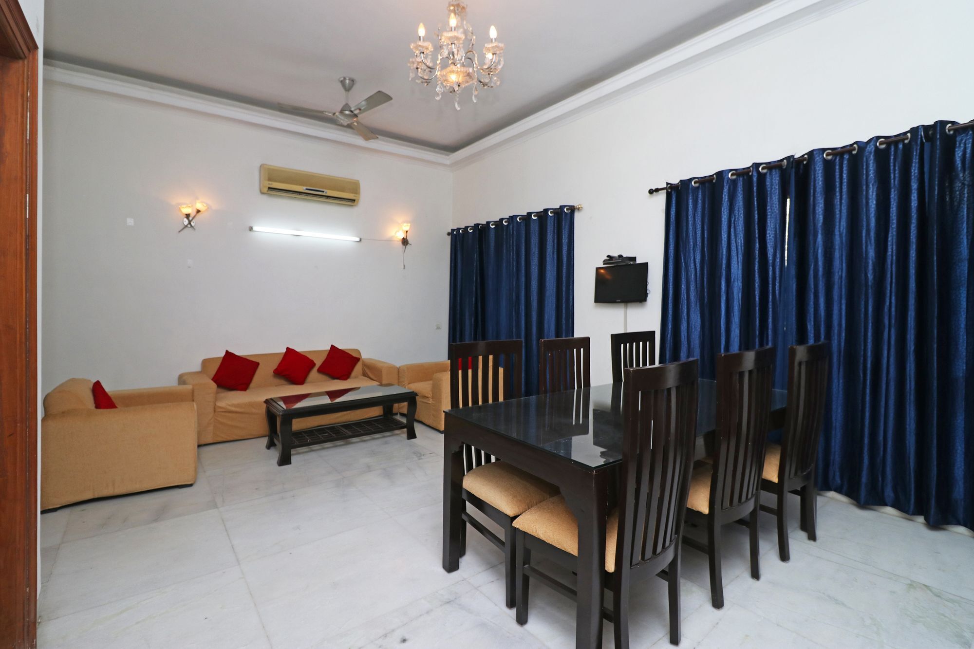 Fabexpress Ashray Hotel โนอิดา ภายนอก รูปภาพ